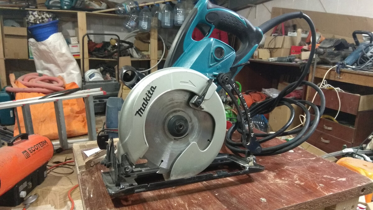 MAKITA 5477NB