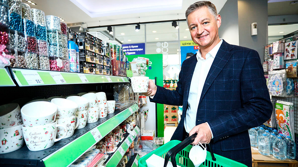Владелец сети магазинов "фикс прайс". Генеральный директор фикс прайс. Светлаков фикс прайс. Директор fix price. Генеральный директор фикс прайс кирсанов.