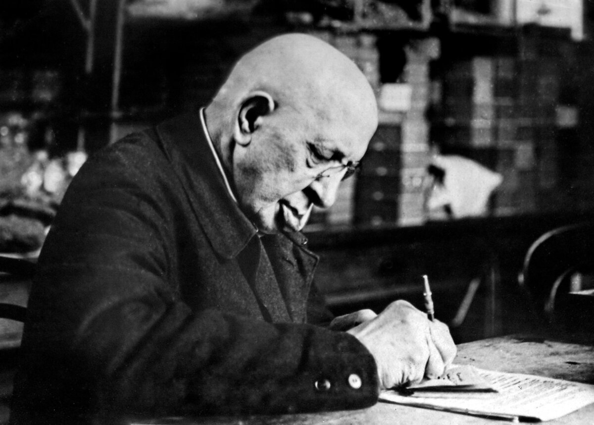 Василий Робертович Вильямс (27 сентября/9 октября 1863 - 11 ноября 1939). Фото с сайта https://ru.wikipedia.org/wiki/%D0%92%D0%B8%D0%BB%D1%8C%D1%8F%D0%BC%D1%81,_%D0%92%D0%B0%D1%81%D0%B8%D0%BB%D0%B8%D0%B9_%D0%A0%D0%BE%D0%B1%D0%B5%D1%80%D1%82%D0%BE%D0%B2%D0%B8%D1%87 