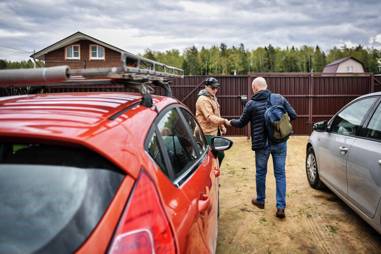 Более-менее приличные варианты с комфортным расположением, симпатичным ремонтом на большую компанию начинаются от 10 тыс. рублей в сутки, а в праздничные дни — 15–20 тыс. рублей. Фото: © Владимир Песня, РИА «Новости»