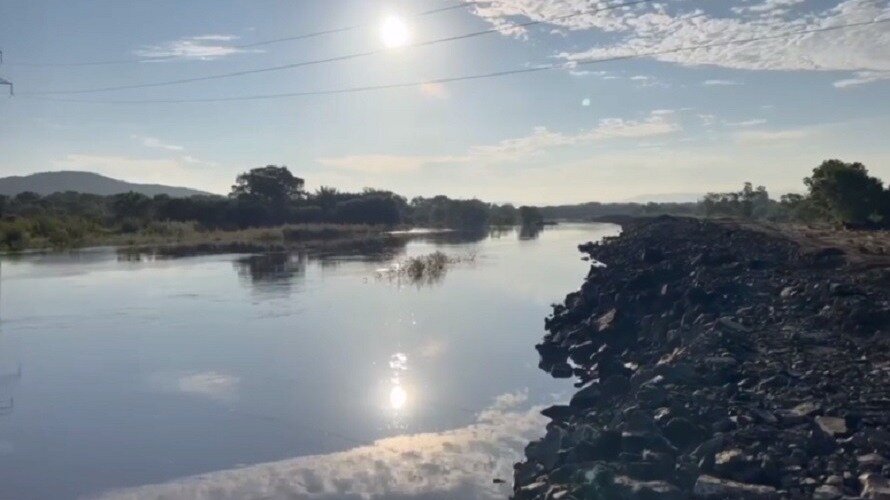     Уровень воды в реках Приморья начал постепенно снижаться. Водоемы медленно, но верно возвращаются в своё русло.