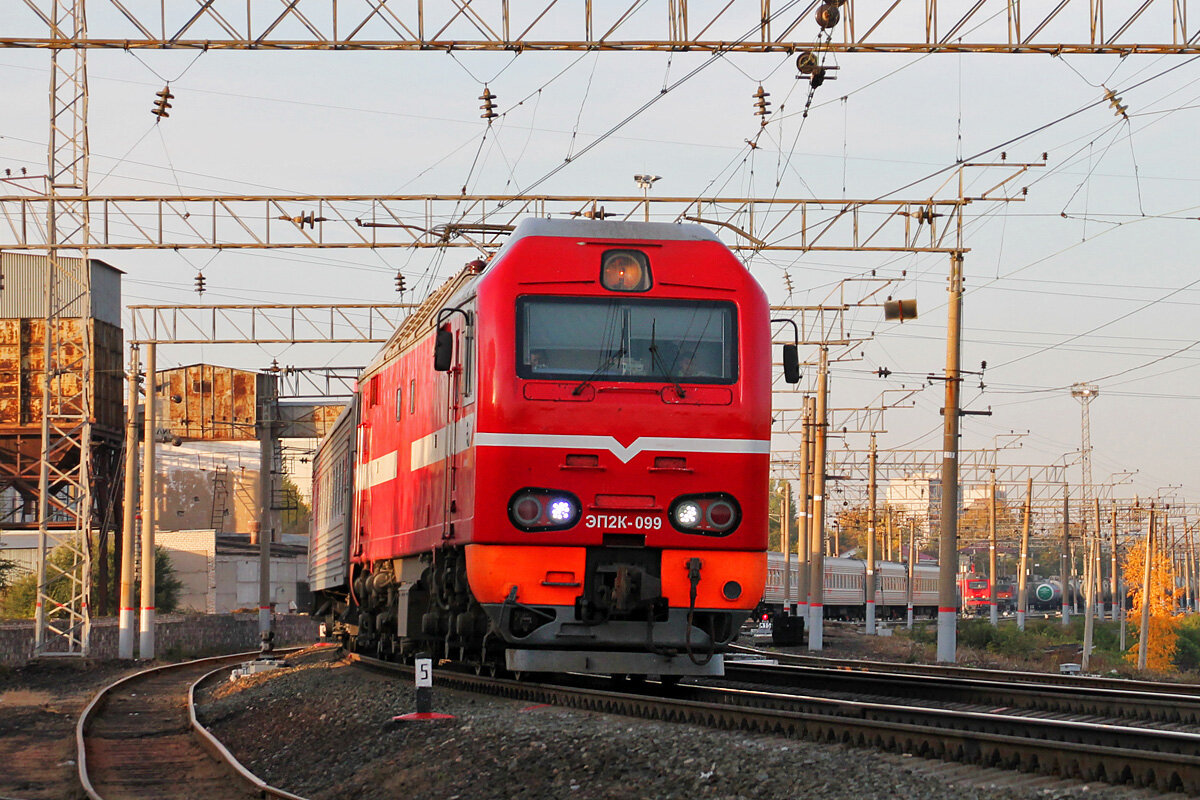 Электричка конструкторская самара. Эп2к 267. Пассажирский электровоз эп2к. Эп2к-419. Эп2к 055.