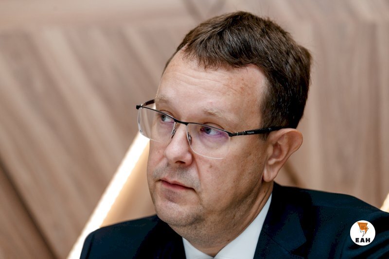 Экс управляющий. Экс управляющий. Экс управляющий. Экс управляющий. «уральского банка реконструкции и развития» скубаков.