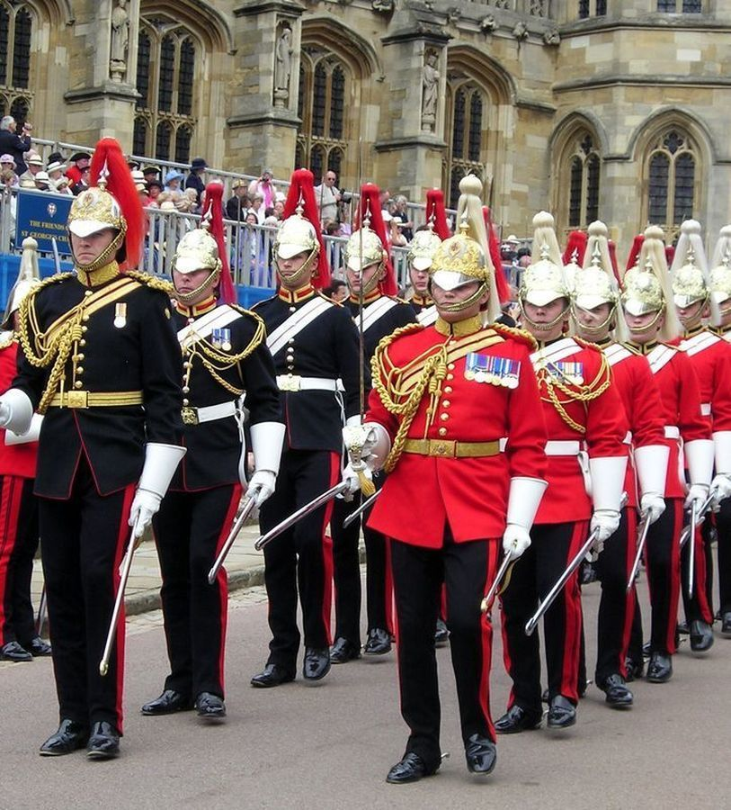 Французский парадный. Королевская гвардия (Royal Guards). Лейб-гвардия (Великобритания). Лейб гвардия Англии. Парадная униформа армии Великобритании.