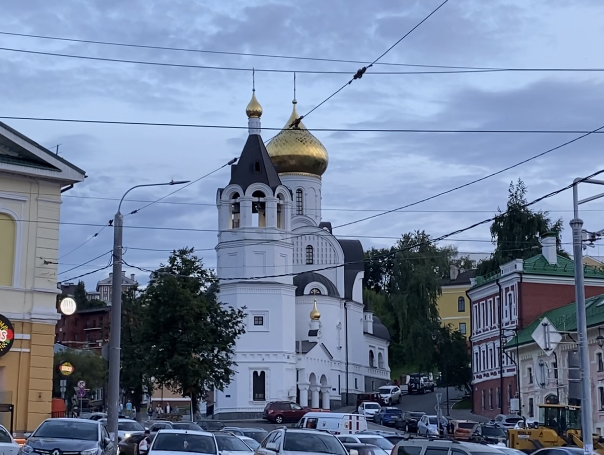 Вечерний Нижний. От Минина с Пожарским и горьковского Дна, вдоль стен  Кремля, по Большой Покровской, до площади Горького. | Павел Бочкарев  Путешествуем вместе | Дзен