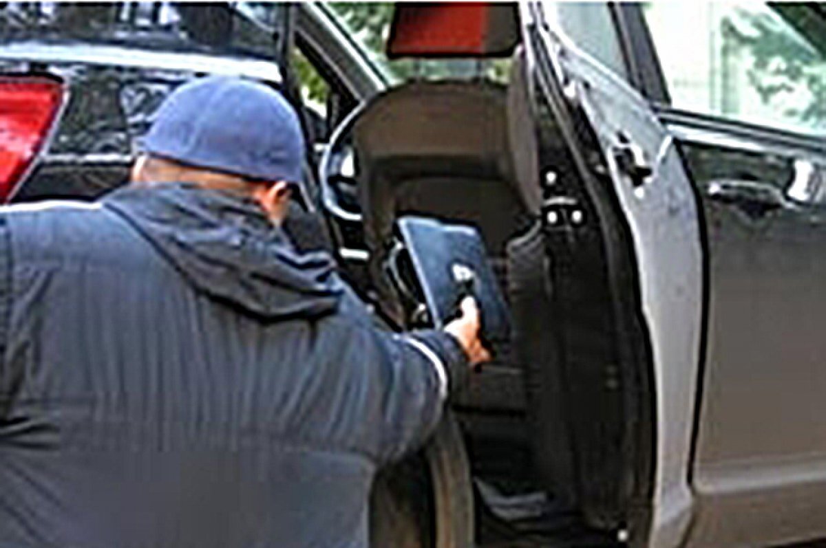    Петербургские «барсеточники» награбили за три года 2 млн рублей