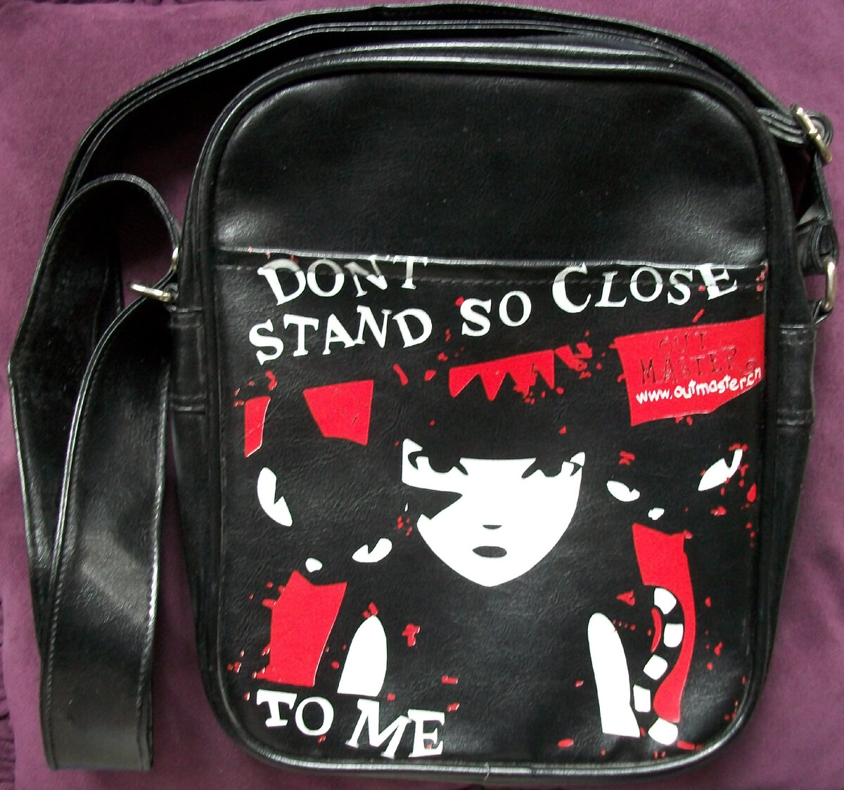 Emily the cheap strange messenger bag