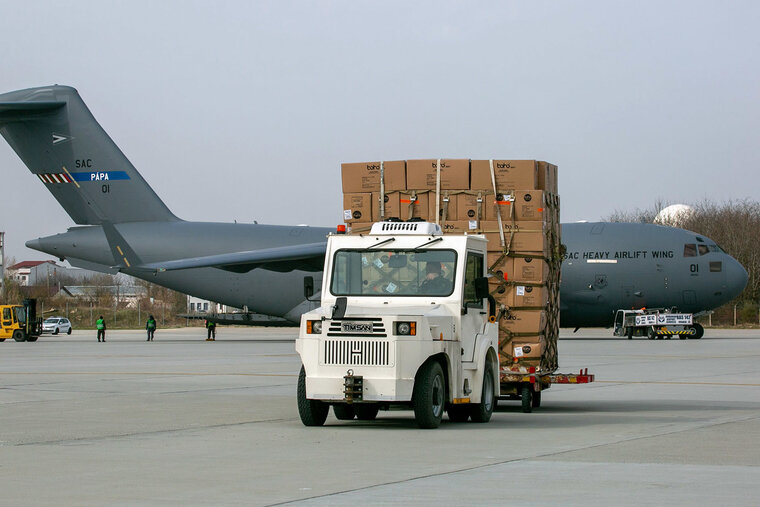    Украина запрашивает все больше поддержки от Запада, испытывая их терпение, передает CNBC