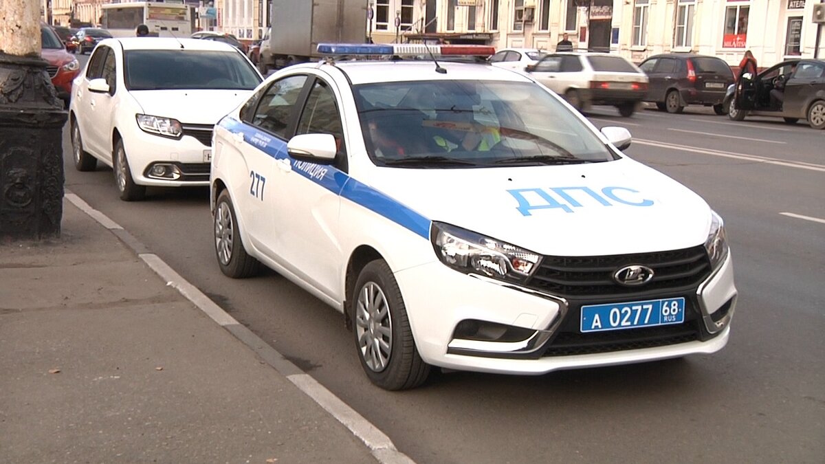 Бдительные полицейские сразу заподозрили, что с водителем авто что-то не так