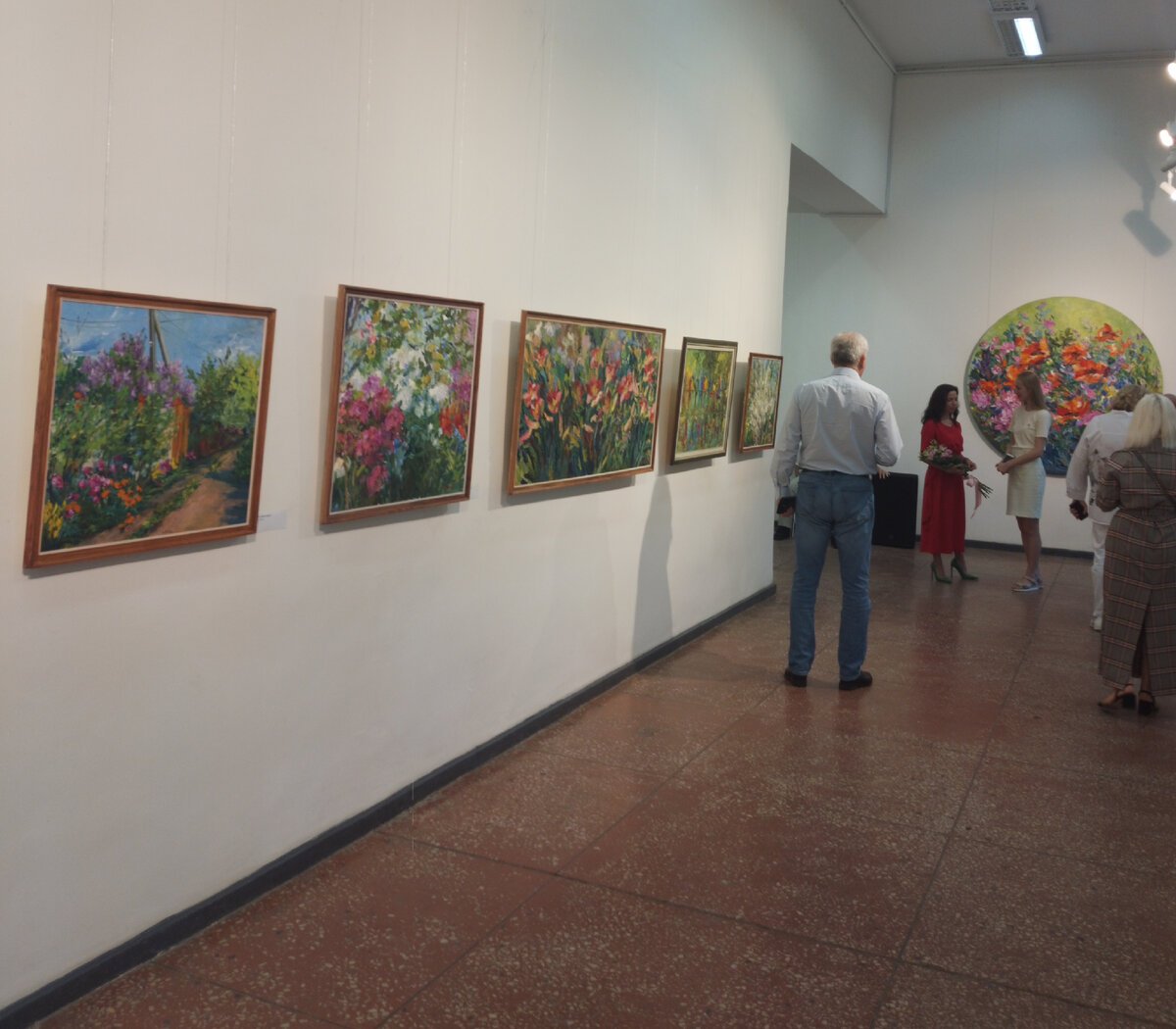    В  Туле , в зале на Красноармейском, 16 , проходит выставка Екатерины Дворкович "Однажды летом...-19