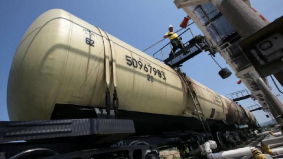    Фото: пресс-служба КГД МФ РК Август Макаров