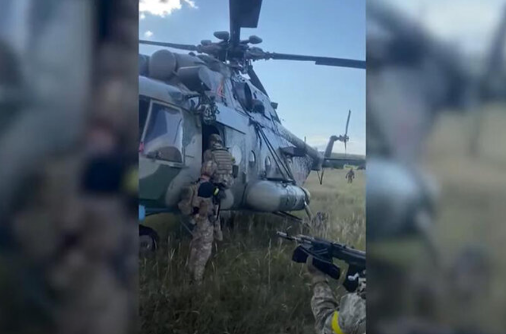В испании убили летчика предателя. Лётчик Кузьминов угнал вертолёт ми-8. Кузьминов вертолетчик угнал вертолет.