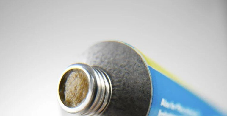 От чего помогает ихтиоловая мазь