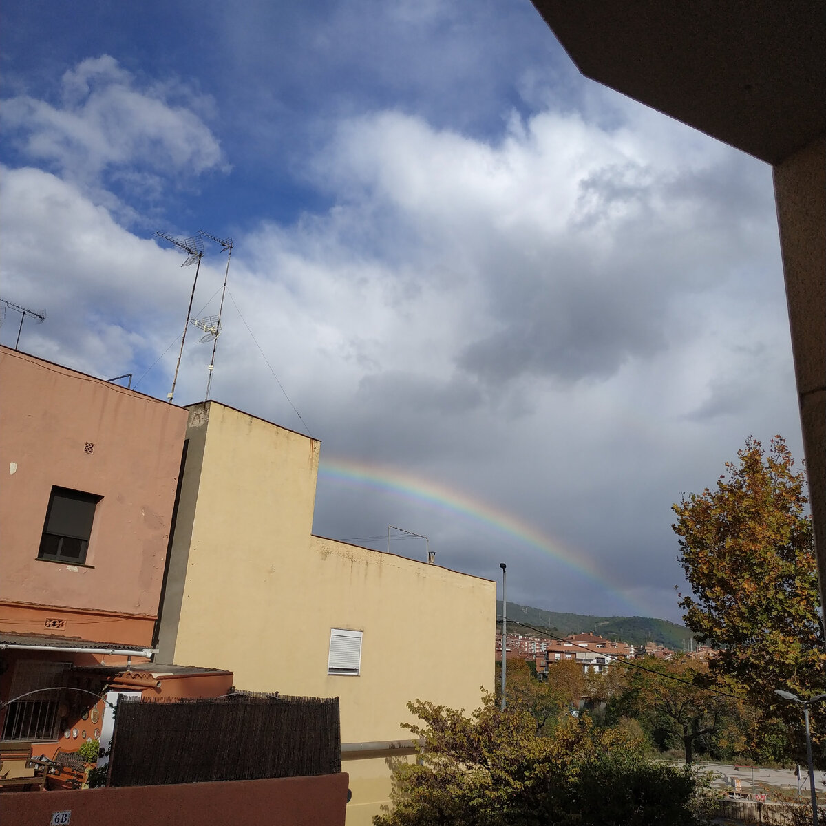 За грозой следует радуга. Фото автора