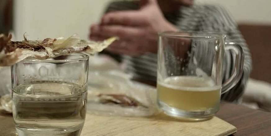 Не заметил сам, как стал собутыльничать с соседом