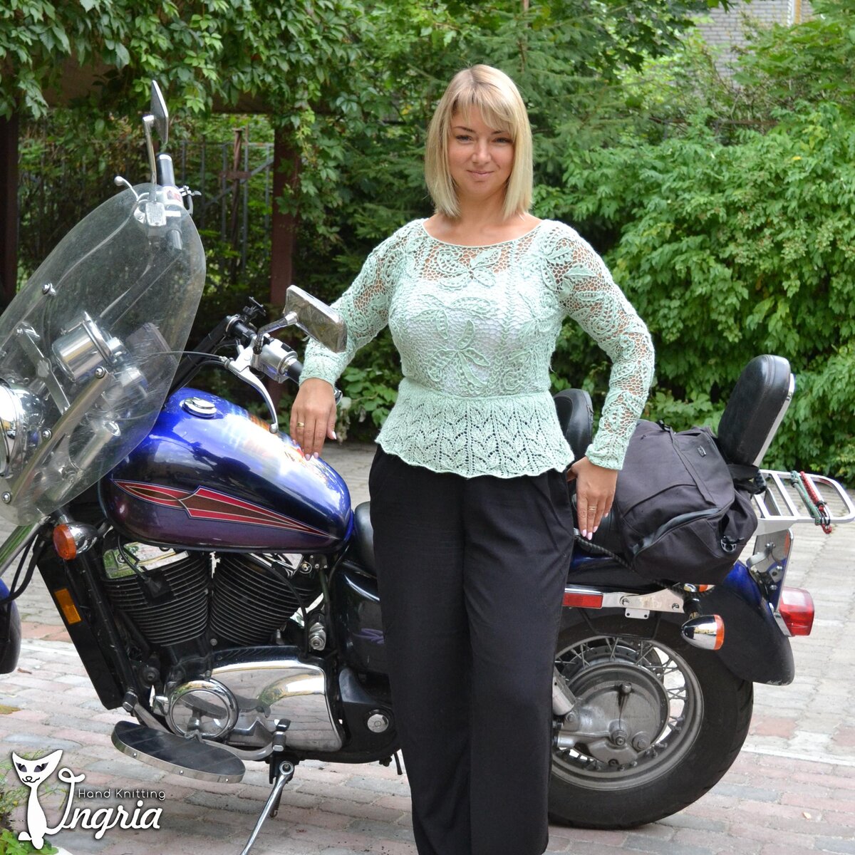 Вот так выглядит пуловер. 44 размер