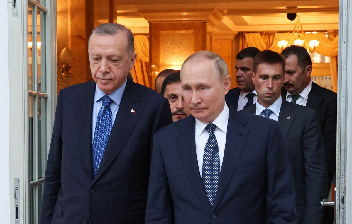    Президент Турции Реджеп Тайип Эрдоган и президент РФ Владимир Путин  Вячеслав Прокофьев/ТАСС
