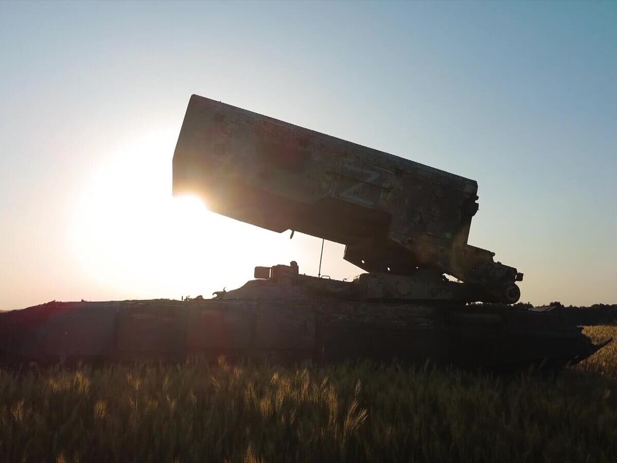    Работа расчетов огнеметных систем ТОС -1А "Солнцепек"© РИА Новости / Пресс-служба Минобороны России