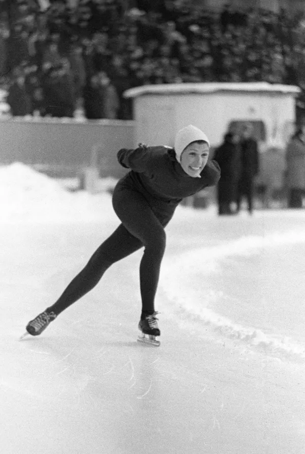 В январе 1966 года вся Москва гудела: обсуждали чудовищное событие: 29-летняя четырёхкратная чемпионка мира по конькобежному спорту была убита!