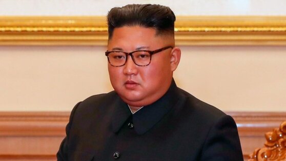    Ким Чен Ын проинспектировал заводы по выпуску снарядов и двигателей для беспилотников Юлия Шелковенко