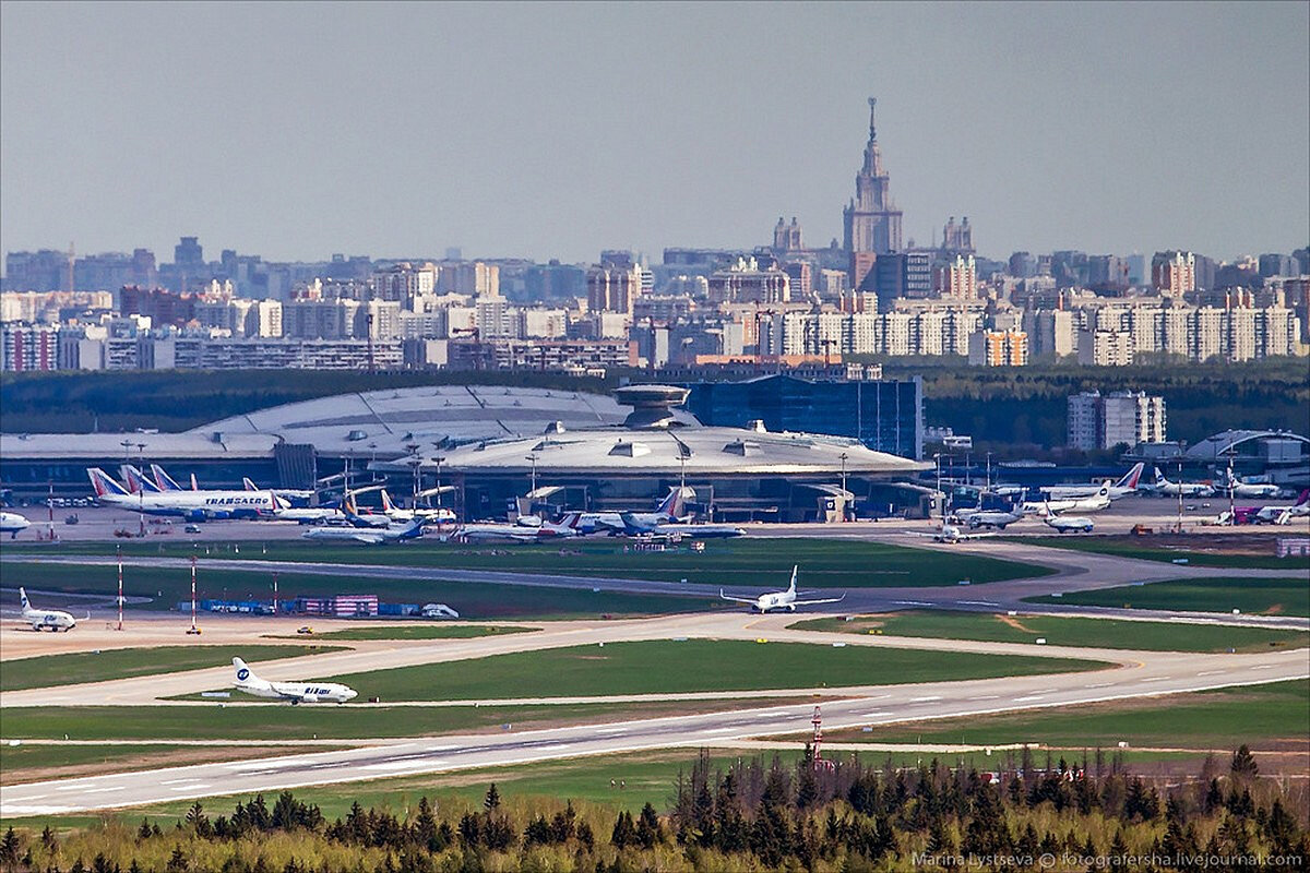 Внуково поселение московский. Внуково поселок. Аэропорт на Ходынском поле. Аэропорт Внуково Москва. Аэропорт Внуково сверху.