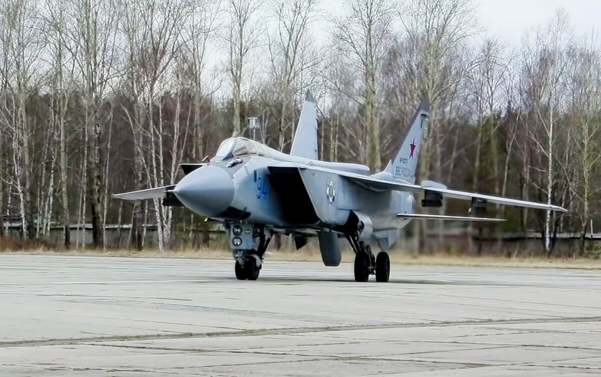 Истребитель-перехватчик МиГ-31