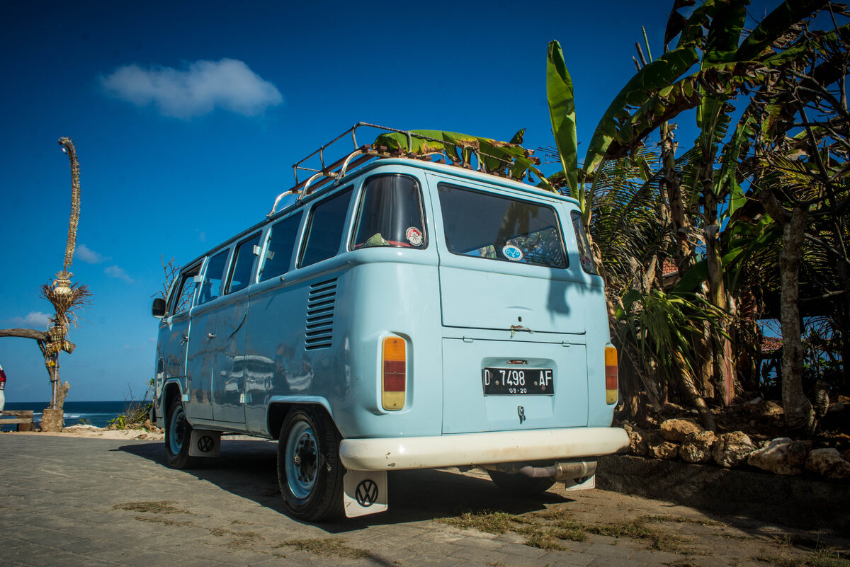 Бали 🇲🇨 Легенды мирового автопрома. Volkswagen T1. Редчайшие страницы из  австралийской истории | Вокруг света без головы | Дзен