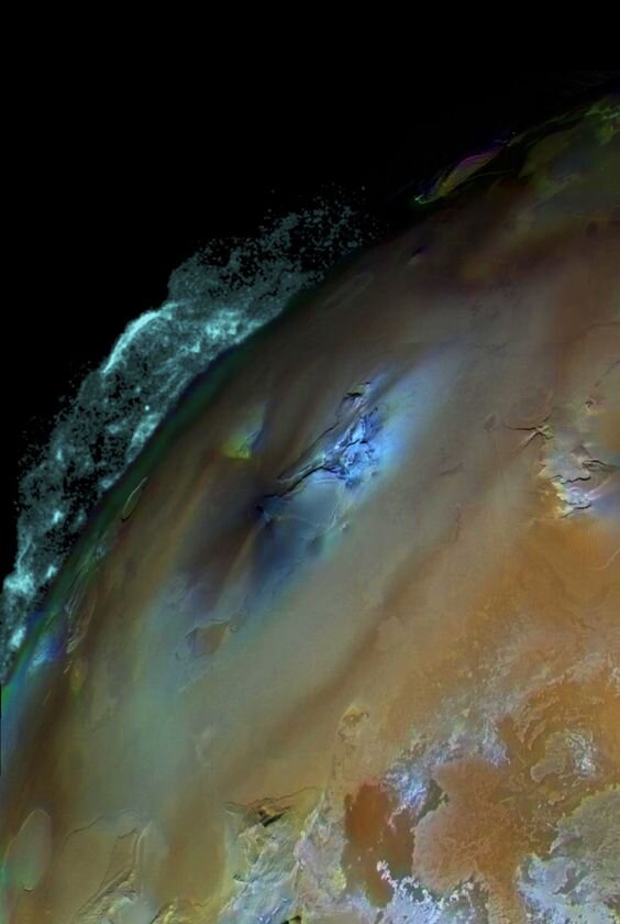 Вулкан на спутнике Юпитера Ио, космос, вселенная, галактика, млечный путь, солнечная система