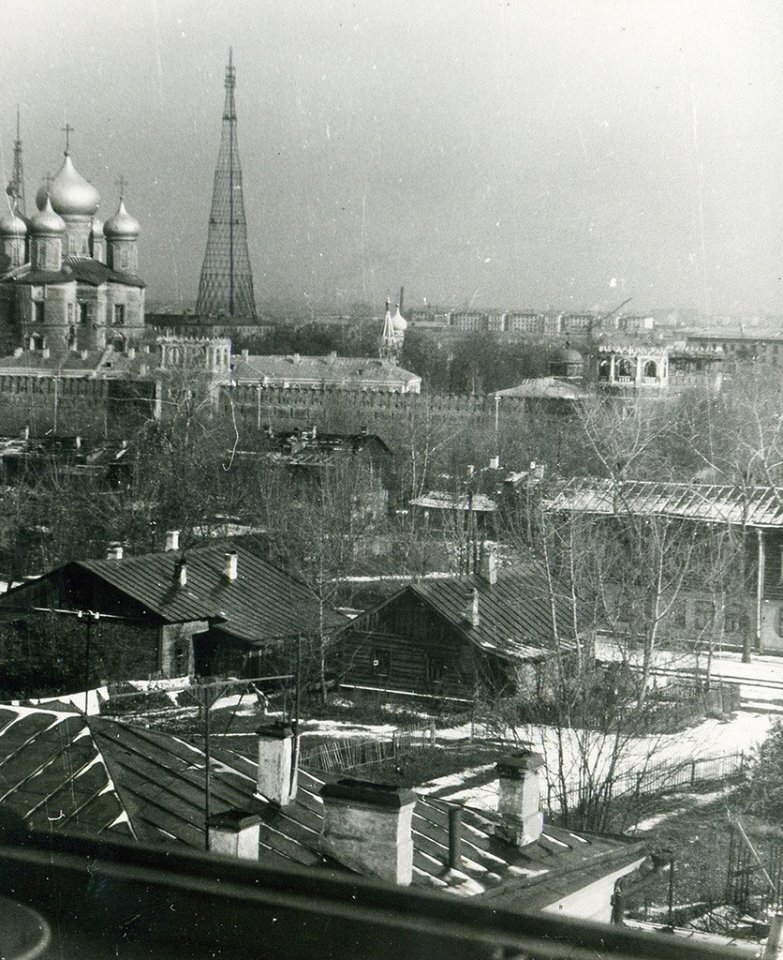 Вид на Донской монастырь и Шуховскую башню. Неизвестный автор, 1962 год, г. Москва, из архива Елены Орловой.