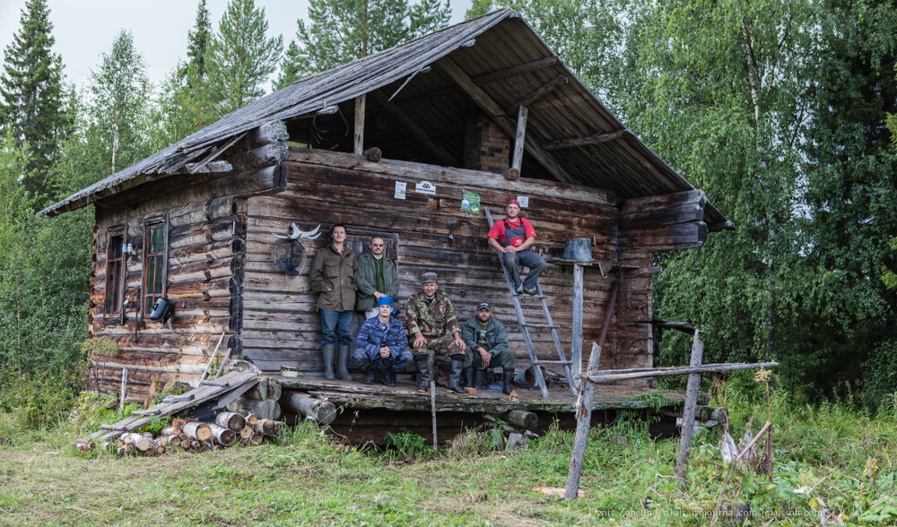 Изба на болотах в Карелии Вирма