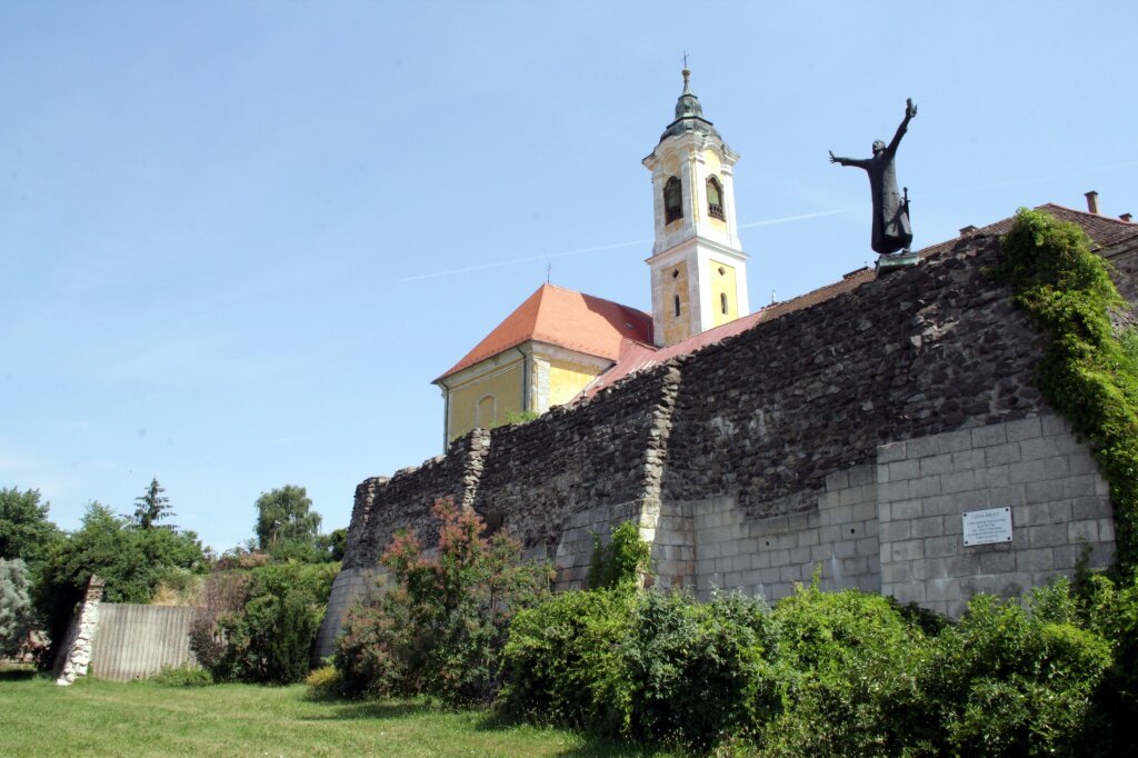 Город вац венгрия