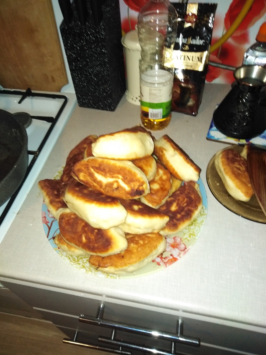 Пирожки с капустой и картошкой. 