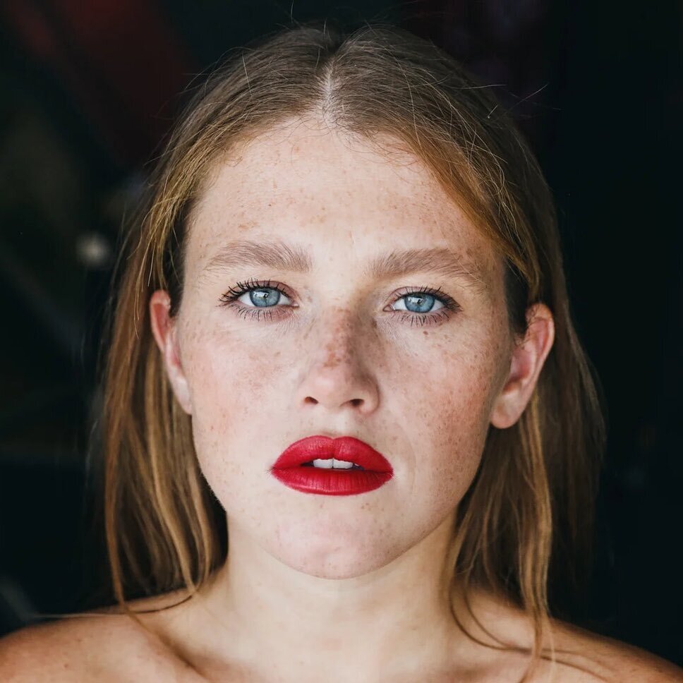 Российская актриса театра, кино, блогер. 28 лет