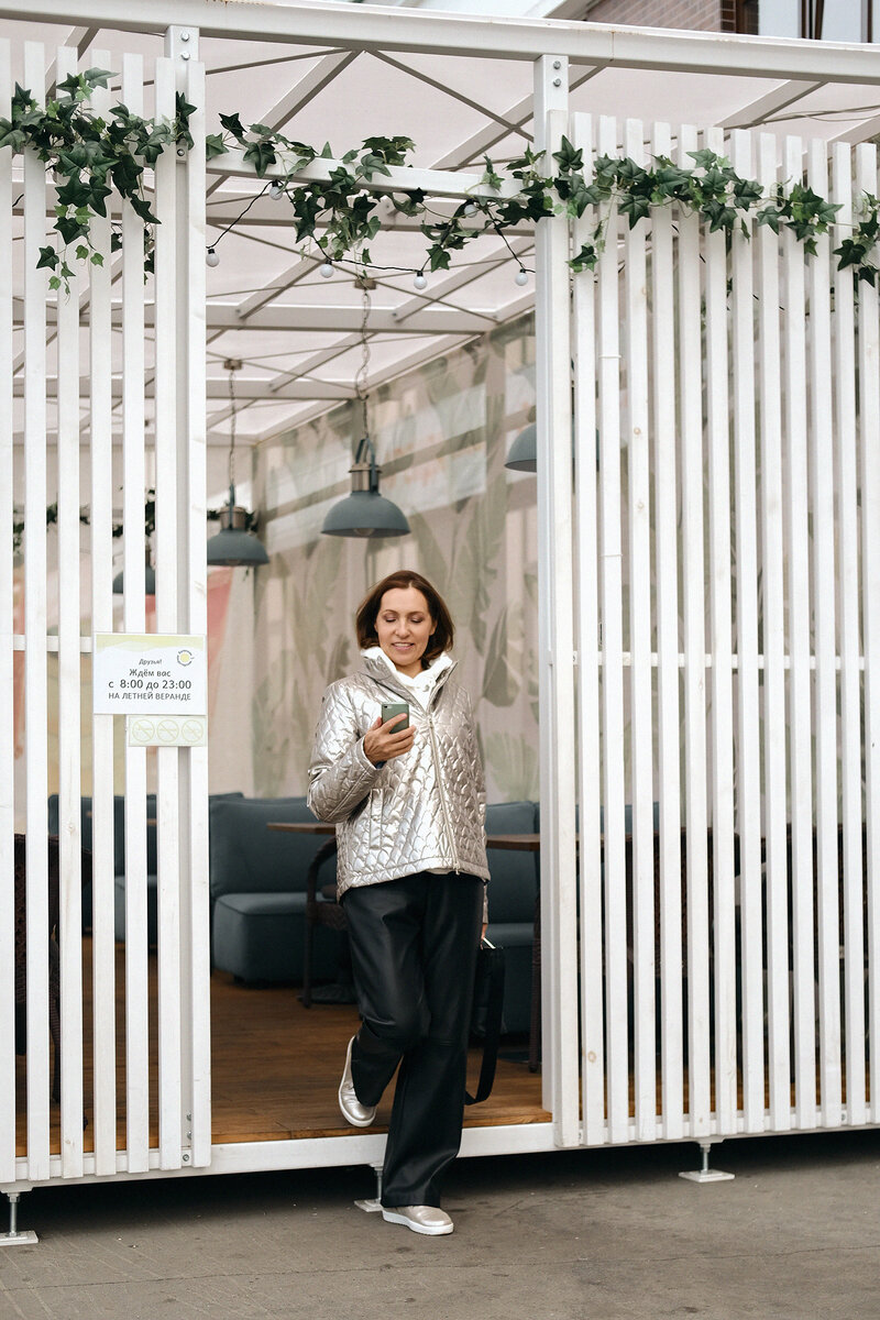 Высокие слипоны Belwest поддержаны в образе курткой 