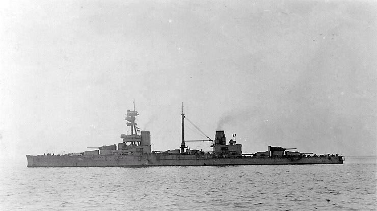 Fig. 02. 1914 HMS «Agincourt», ex-«OD «Sultan Osman I», 30250 t., 40270 hp., 22 kn., 14x305 mm., 18x152 mm., 10x76 mm., belt 102-229 mm deck 25-65 mm., crew 1267.