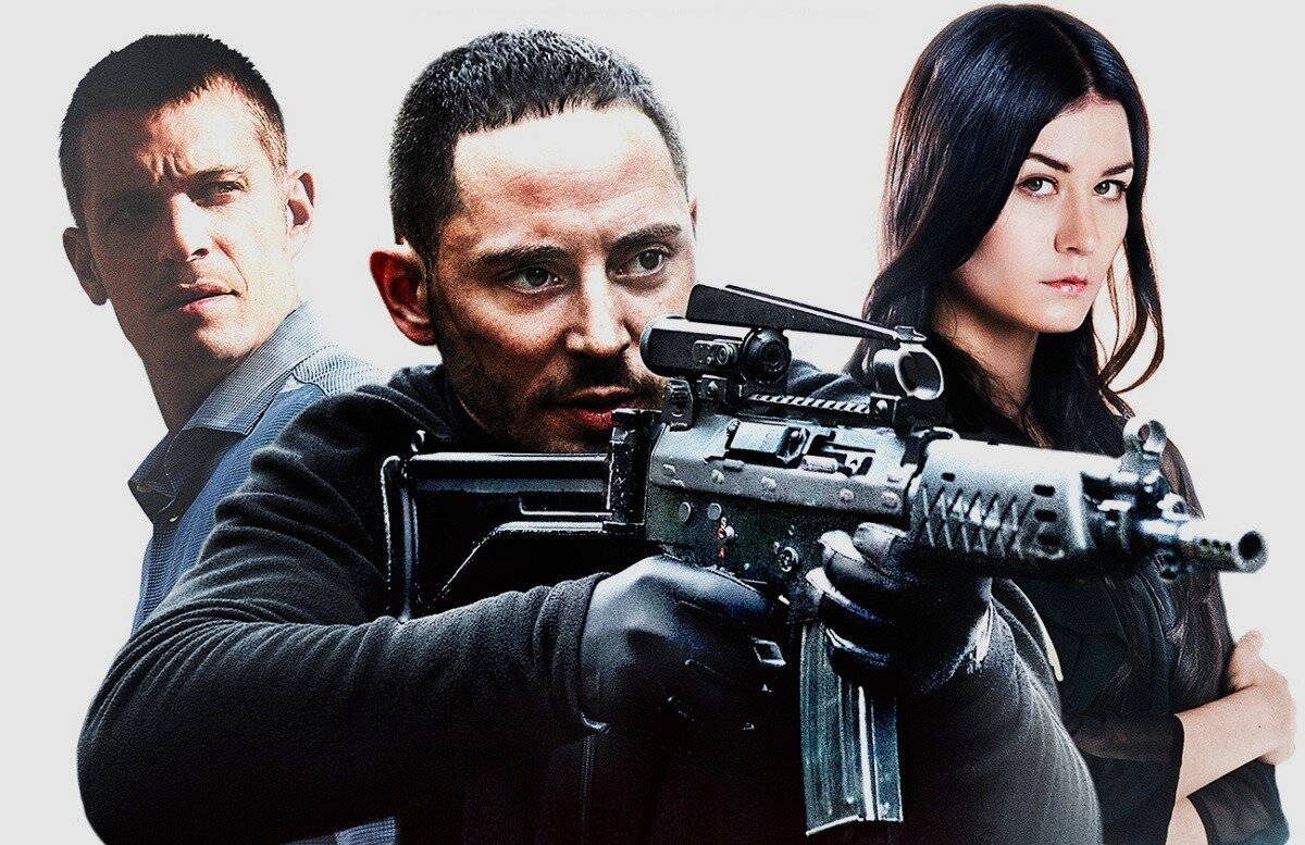 ...И всё-таки свою по-настоящему звездную роль швед испанского происхождения Матиас Варела (в центре) сыграет позже - в сериалах "Нарко" и "Нарко: Мексика". 