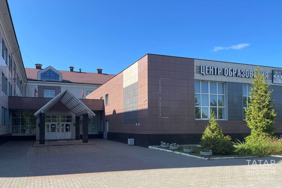 Площадкой для учений по антитеррористической защите в Казани стал лицей №121. Фото: © Дмитрий Шатров / «Татар-информ»
