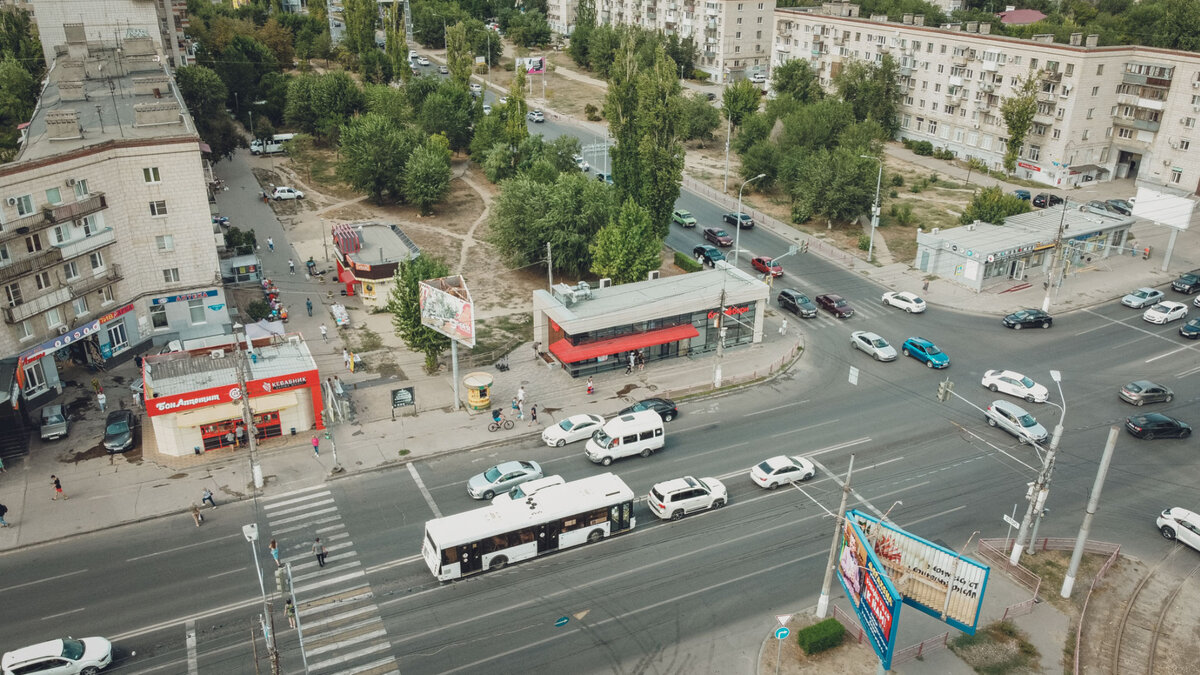     Памятник Феликсу Дзержинскому исчез в Волгограде, школьника погубило эффектное селфи, юноша устроил опасный аттракцион на «танцующем мосту».