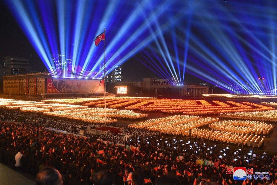 Парад в честь 75-летия КНДР