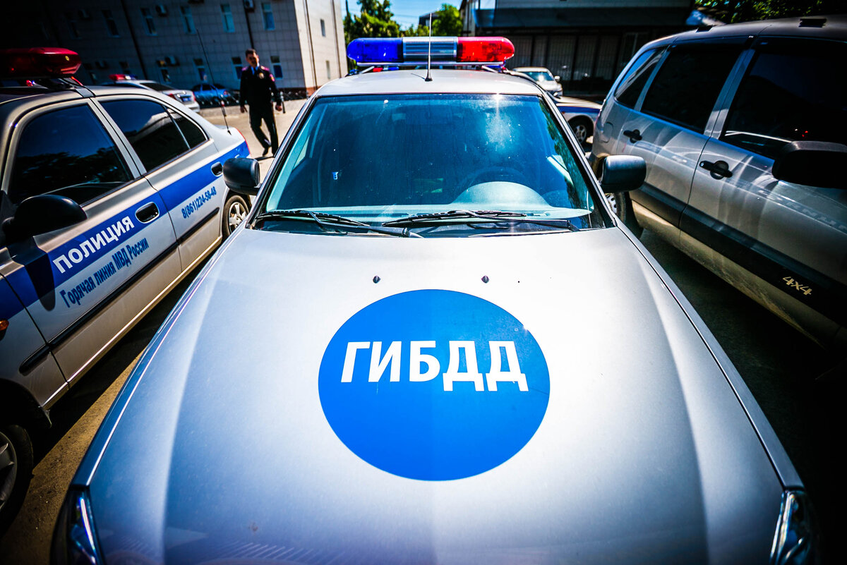 Слово гаи. ГИБДД. Полицейская машина. Машина "полиция". Машина ГАИ