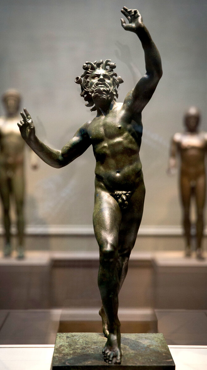 Статуя Танцующий фавн