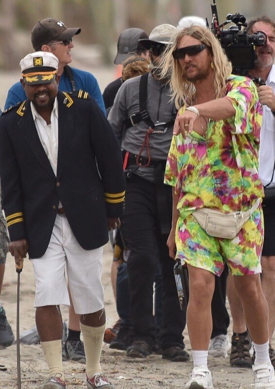 Фотография со съемок фильма «Пляжный бездельник»