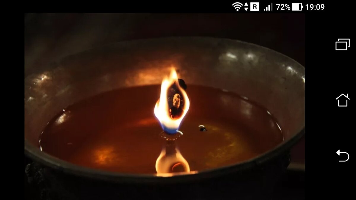 фото возжигать лампаду перед иконою