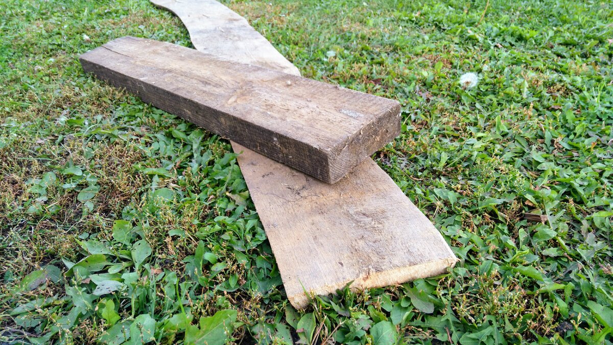 Такие материалы были использованы в этом проекте. Сосна и берёза.