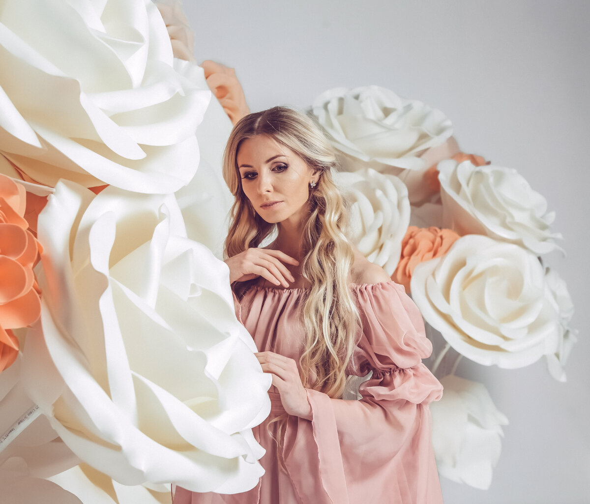 Диаметр роз на фото - 65 см. Возможно изготовление на заказ нужного вам размера и цвета!