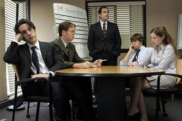 36 процентов опрошенных хотят видеть в руководителе грамотного наставникаФото: Кадр из сериала «Офис»