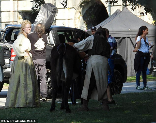 Источник: Twitter @ellefanningph