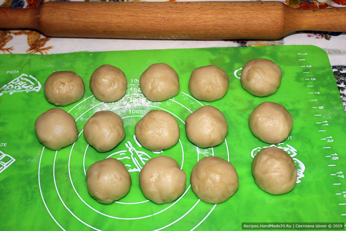 Тесто для молдавских пирожков