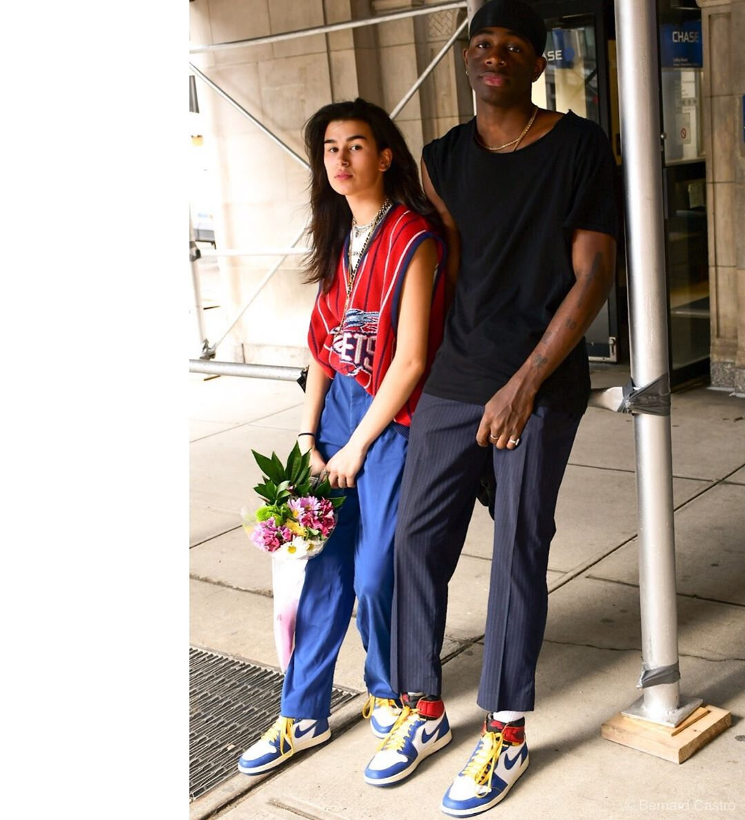 Маккензи кристен фой. Кайли дженнер и трэвис скотт. Лили-роуз депп с парнем. Эрика и муса. Кейт бекинсейл с бойфрендом.