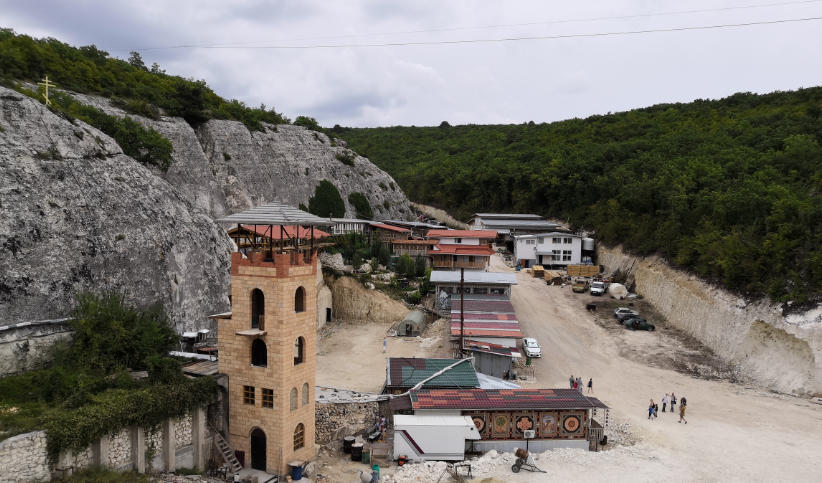 Координаты: 44.698147, 33.884344